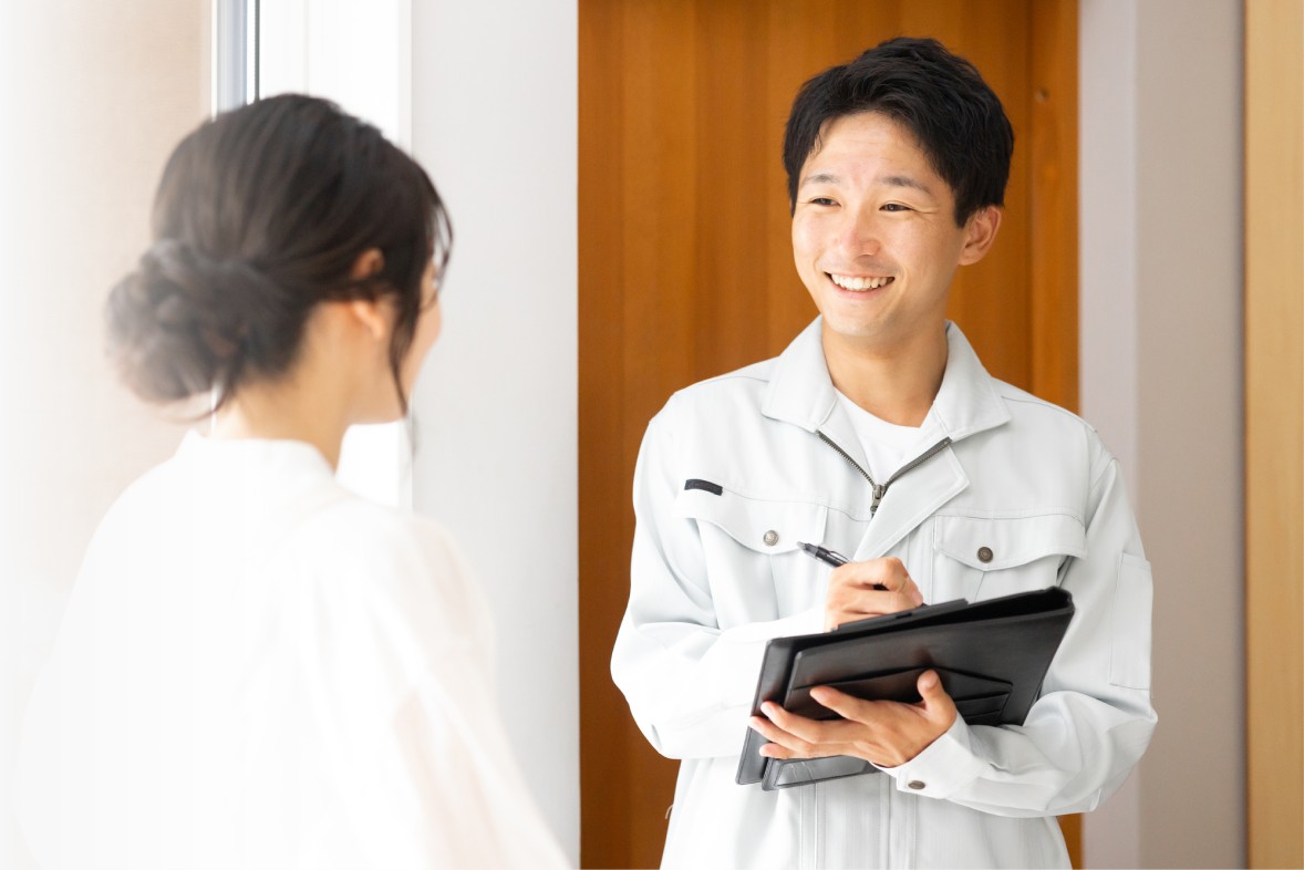 スタッフ訪問シーン